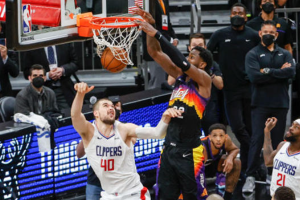 籃球比賽中常見的戰(zhàn)術(shù)有哪些？